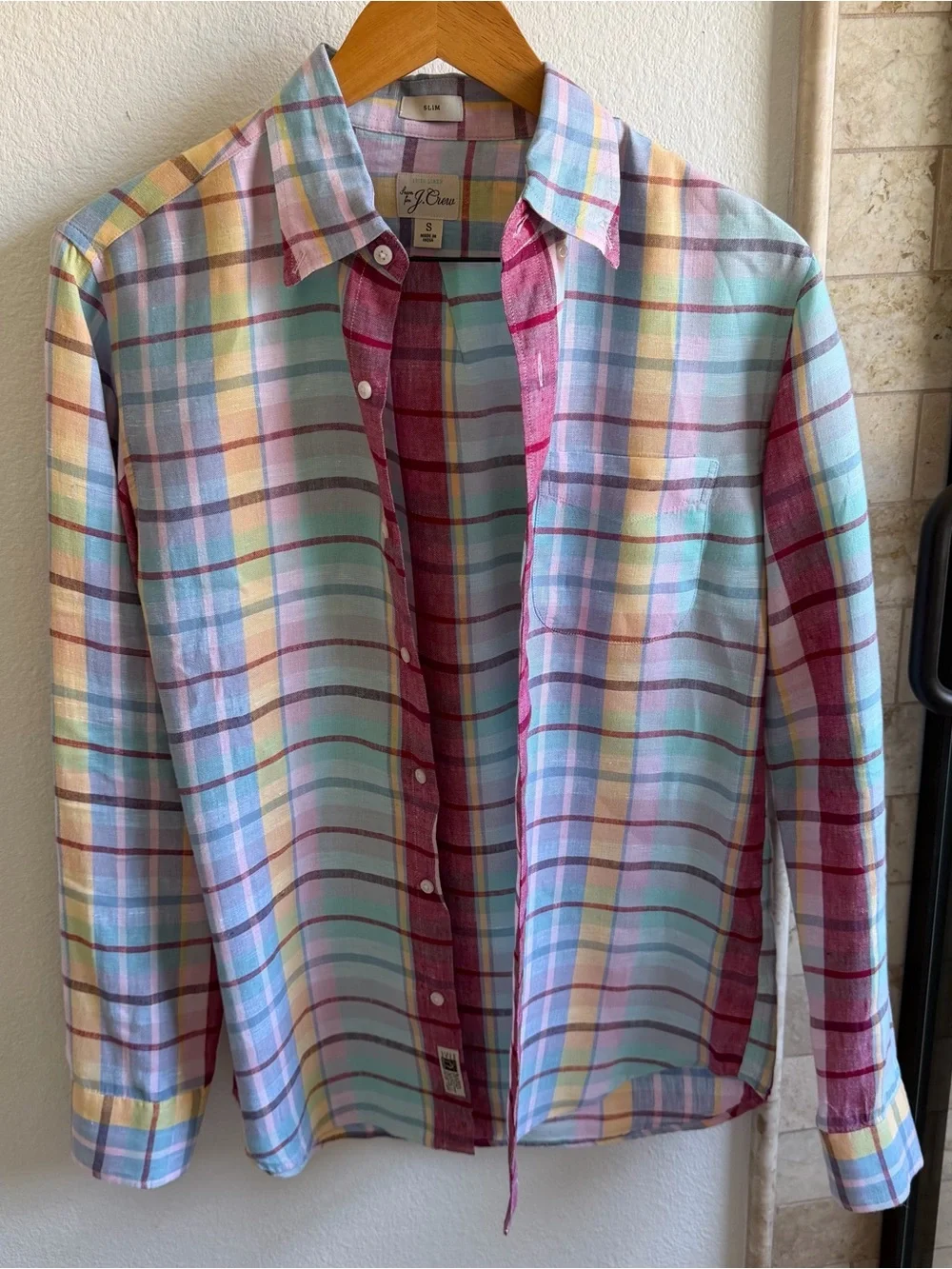 J Crew Men’s slim Irish linen button up - size small